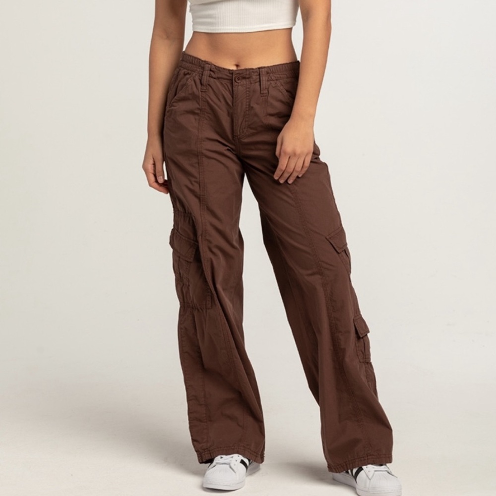 Urban Outfitters BDG low rise baggy cargo pants brown/chocolate